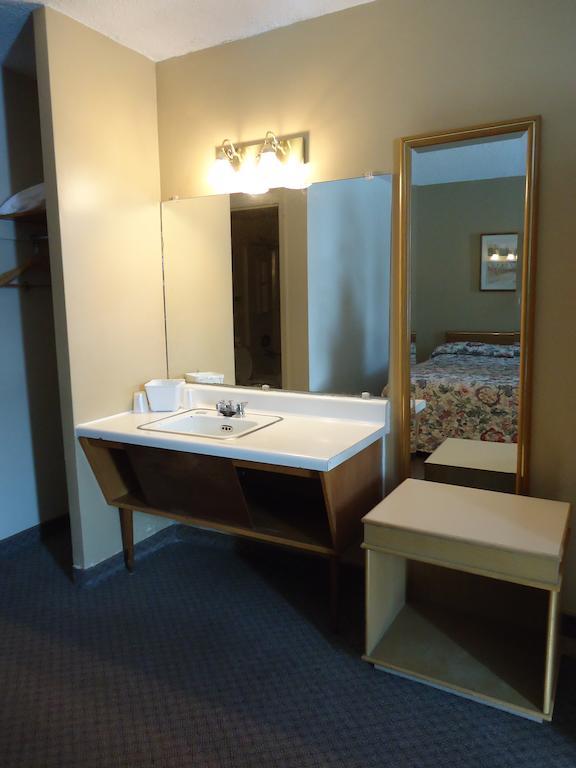 Canadian Motor Hotel Sault Ste. Marie Zimmer foto